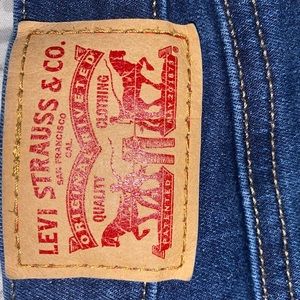 Levi’s booty shorts